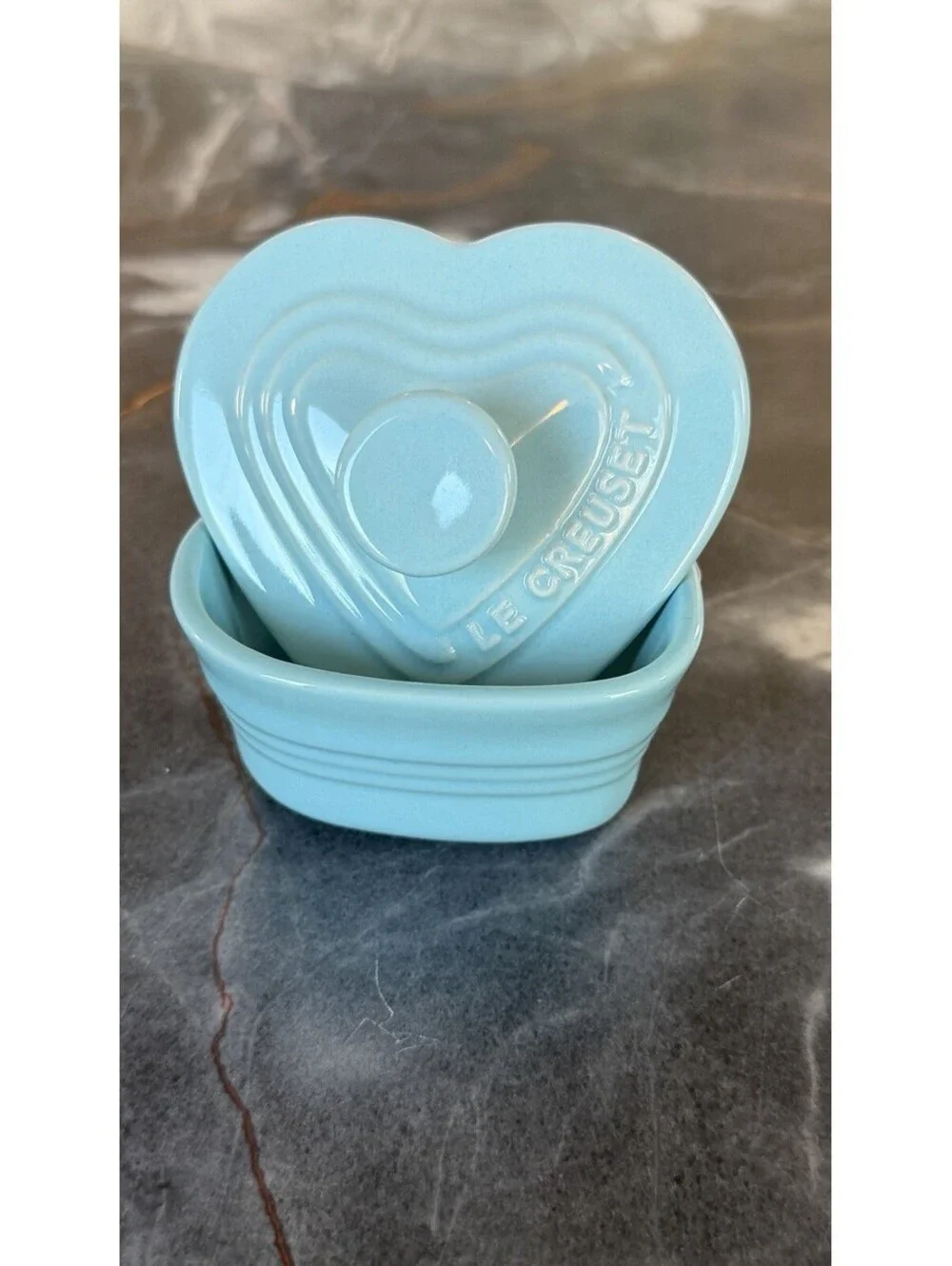NWOB Le Creuset Heart Ramekin with Lid Mini Cocotte 8 oz Stoneware Blue